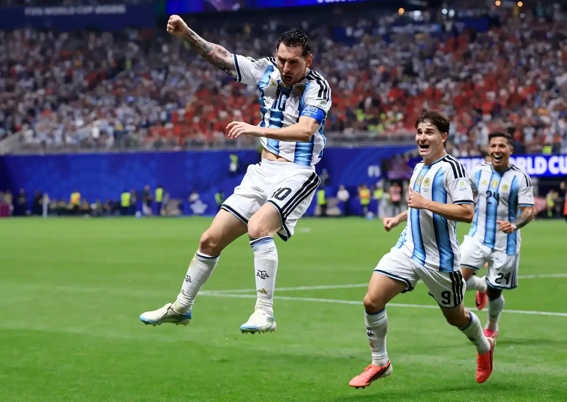 Argentina alcança virada histórica contra o Egito e vai às quartas da Copa