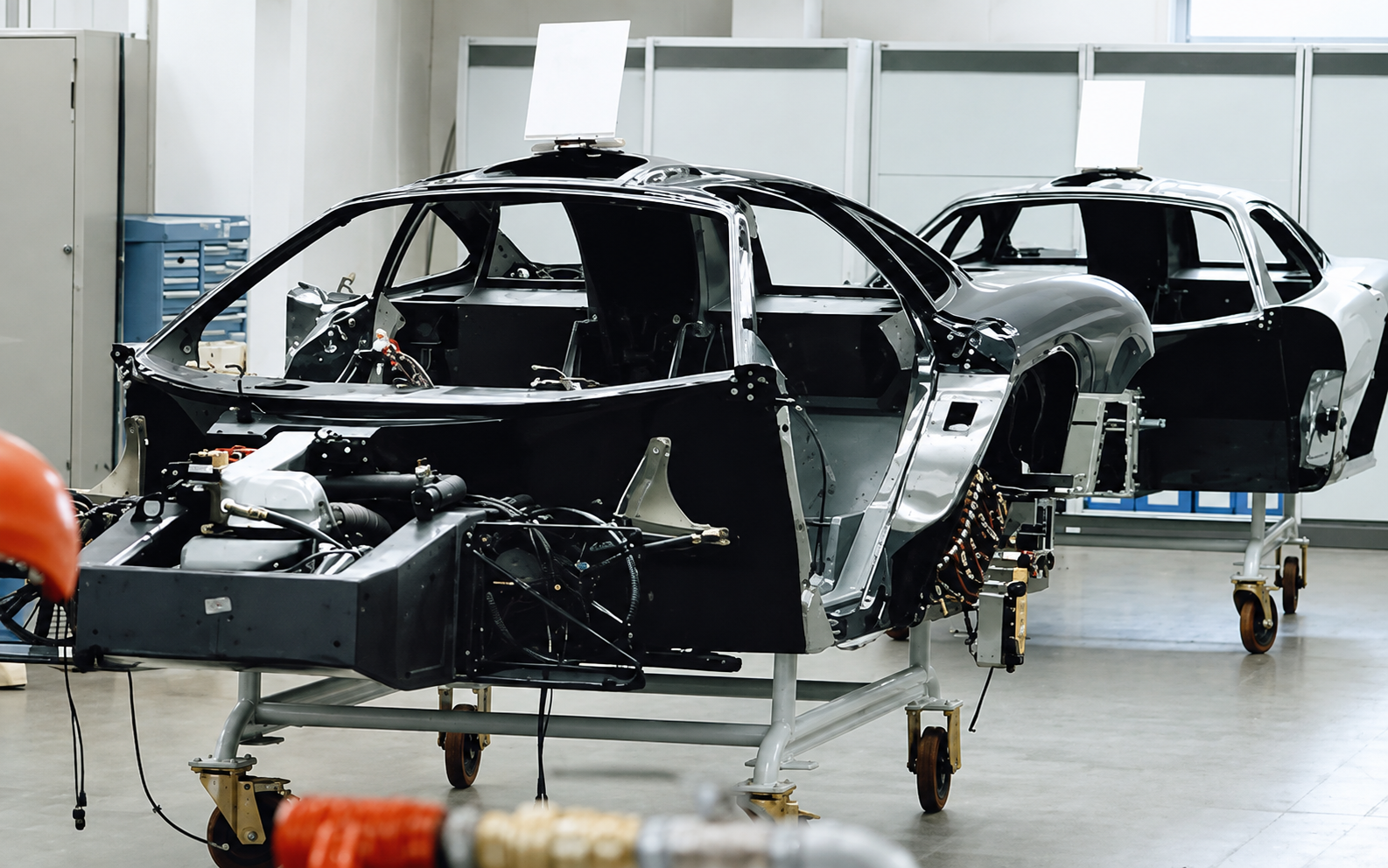 Afinal, qual foi o primeiro carro com monocoque de fibra de carbono?