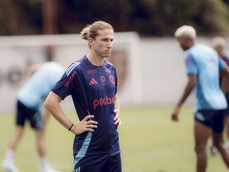 Monaco oficializa a contratação de Filipe Luís, ex