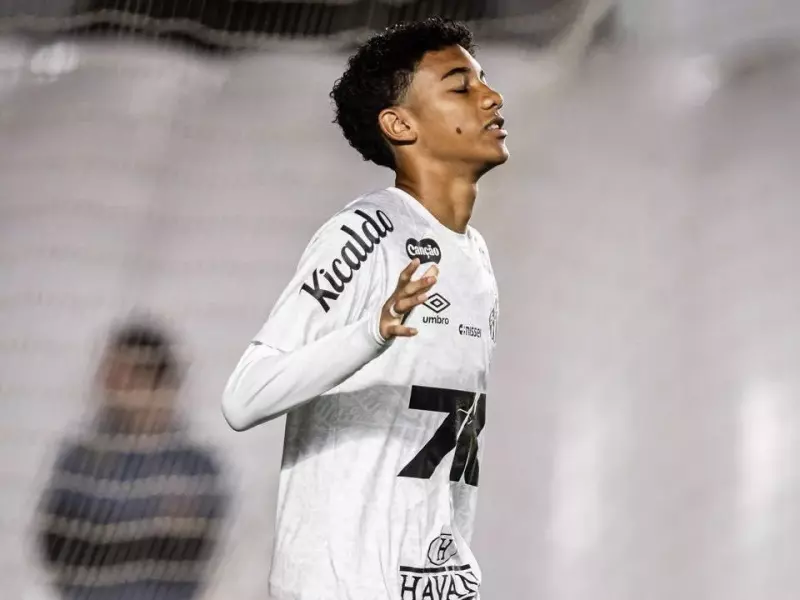 Filho de Robinho agora é ex-Juninho e volta a ter nome em homenagem ao pai no Santos