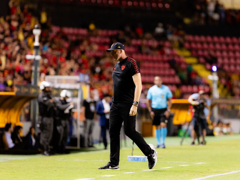 Sport nega mudanças no futebol e foca em reforços; Castilho, Zé Rafael e William Oliveira na mira