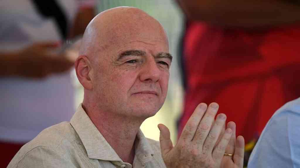Confederações se unem contra Infantino e cobram Fifa