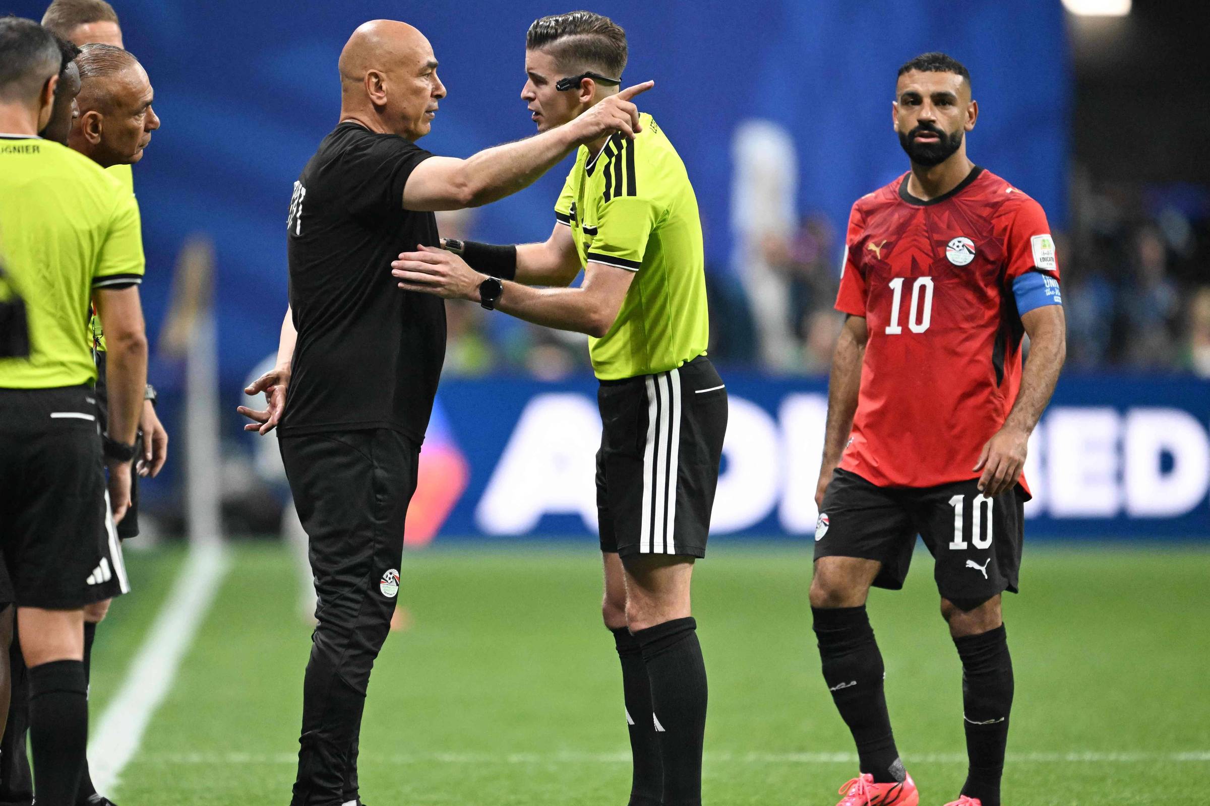 Egito pede à Fifa exclusão do árbitro da partida contra a Argentina