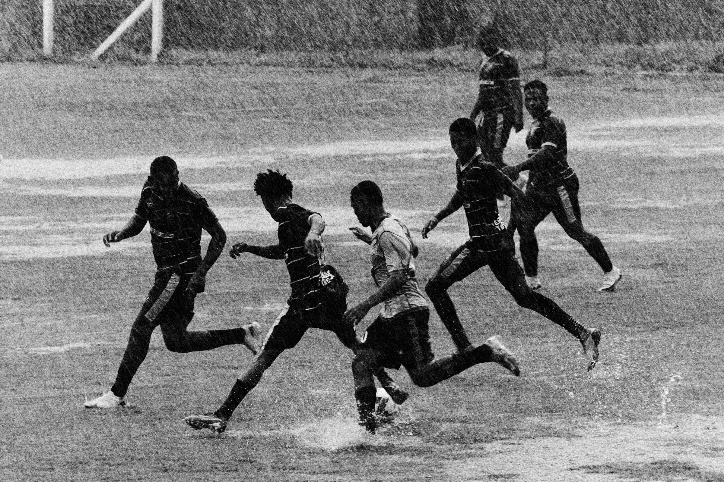 Hick Duarte fotografa o futebol informal pelo Brasil