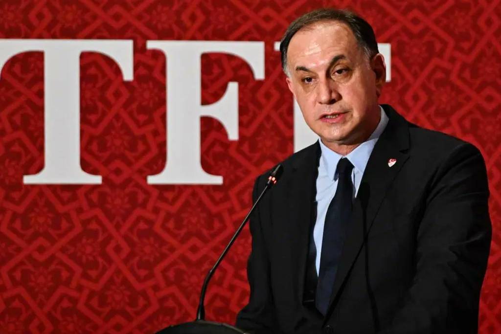 Diretor de arbitragem da federação turca de futebol é detido