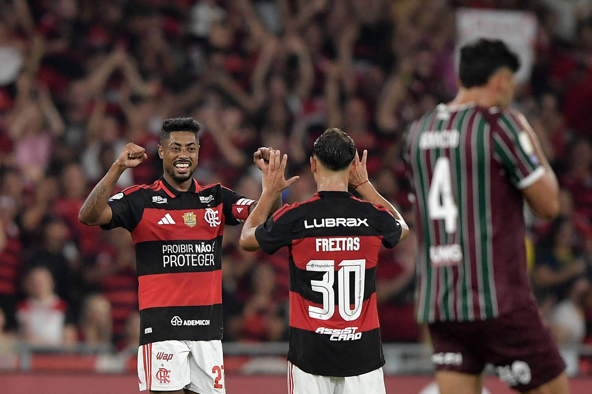 Maracanã tem protestos contra proibição de bets e pelo fim da escala 6x1