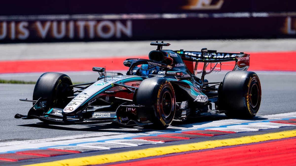 Russell vence GP da Áustria com pressão de Verstappen no fim