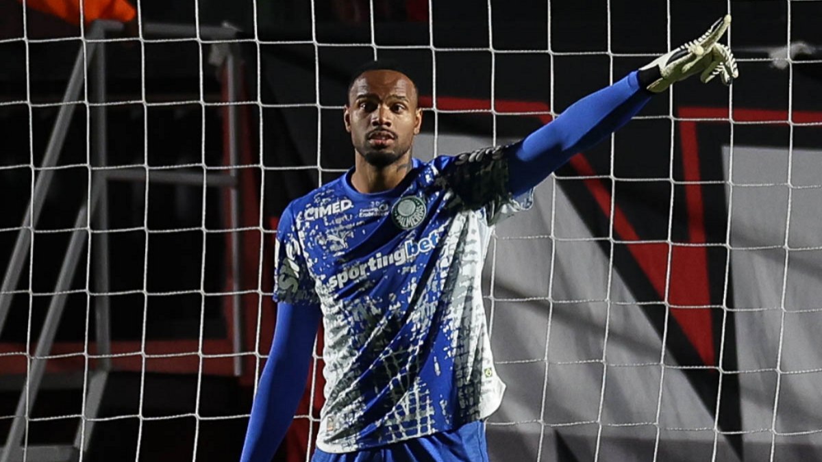 Provocou? Carlos Miguel "comemora" queda do Corinthians nas redes
