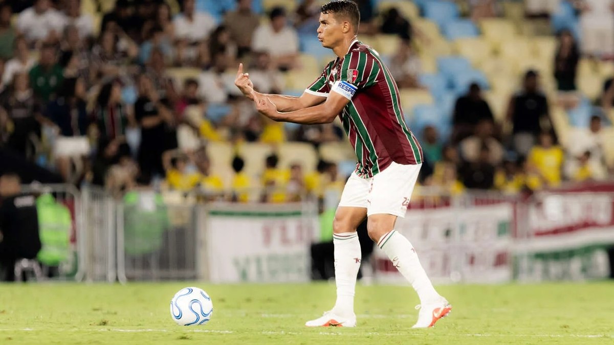 Thiago Silva enxerga bom jogo do Fluminense, mas pede mais atenção