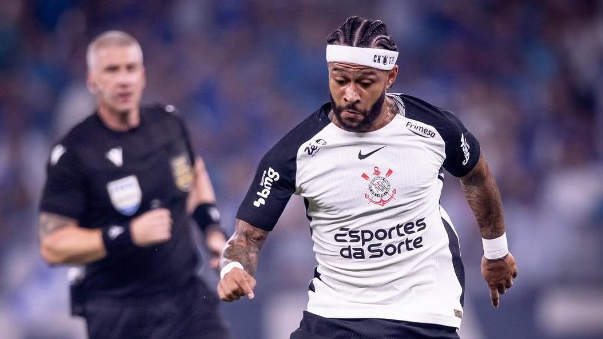 Corinthians ofereceu mais de R$ 100 milhões a Memphis em contrato