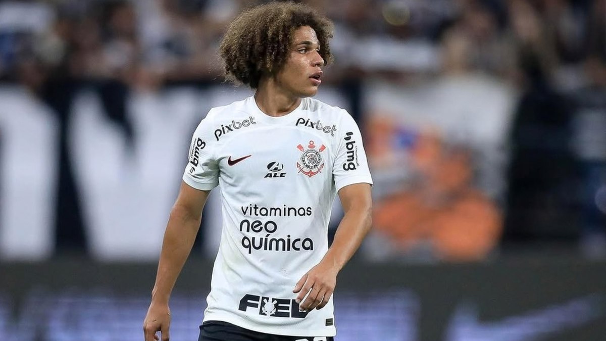 Ex-joia da base detalha como é jogar no Corinthians em crise