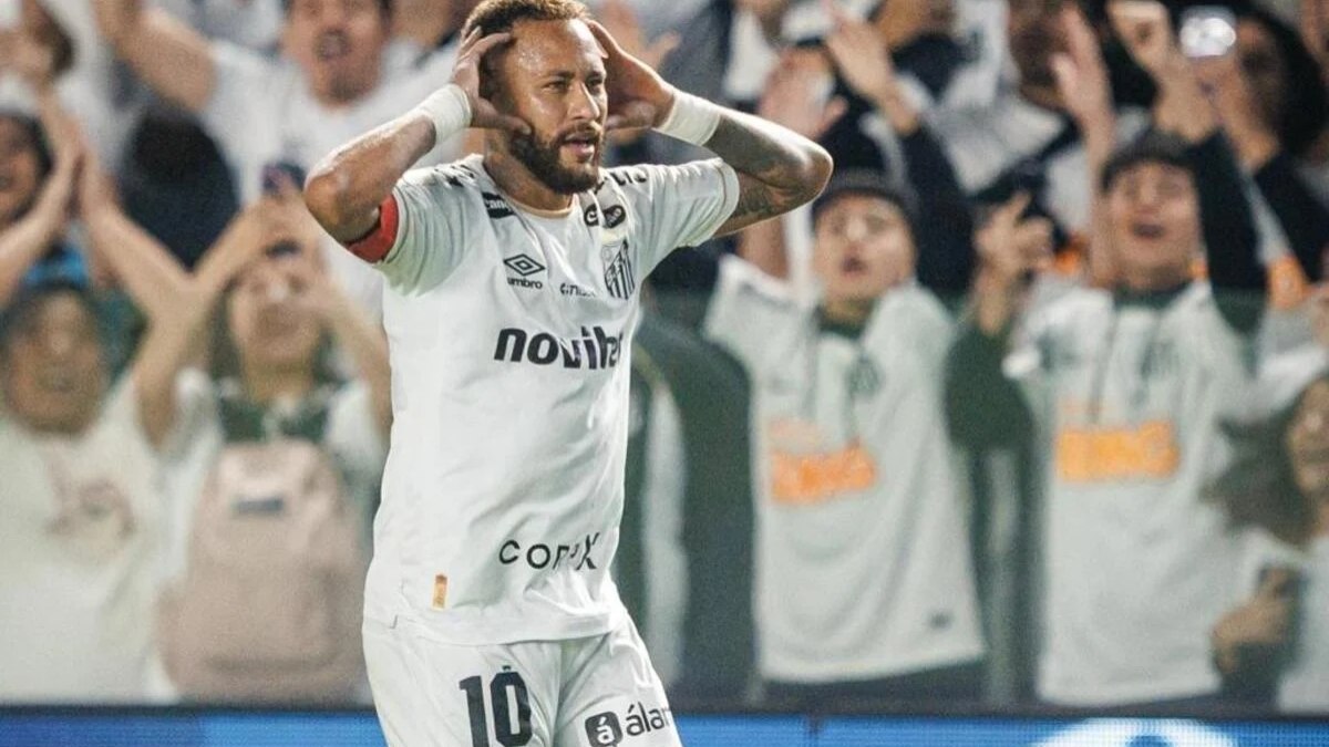 Neymar repete roteiro e brilha em bolas paradas na arrancada do Santos