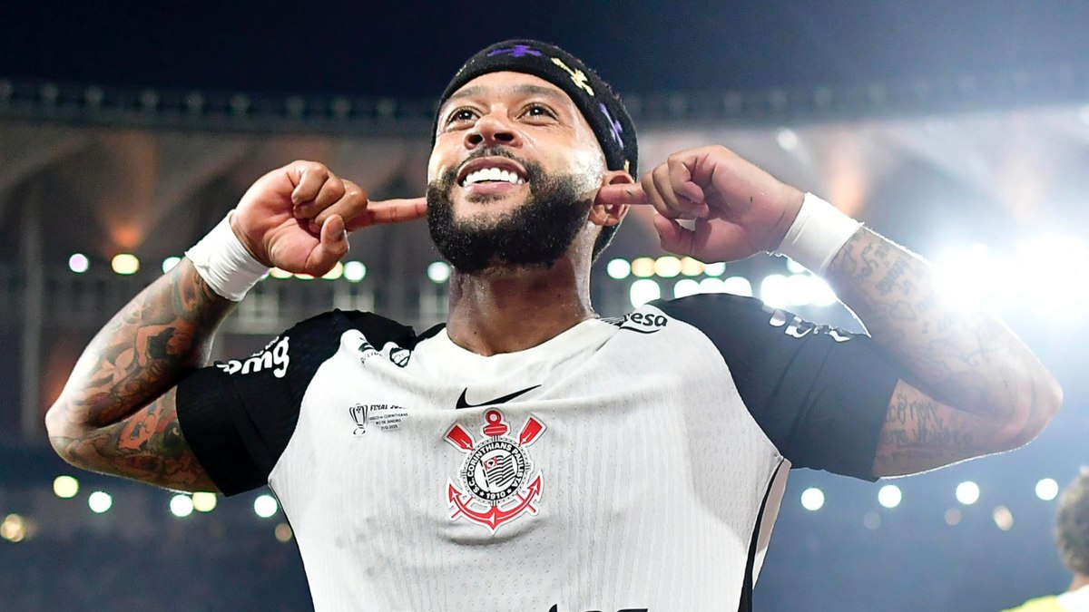 Corinthians bate martelo e anuncia saída de Memphis Depay