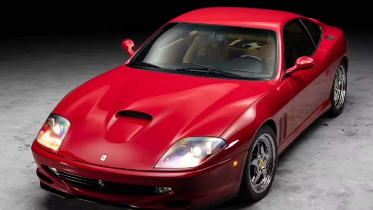 Ferrari de Jordan que inspirou tênis é leiloada por R$ 14 milhões