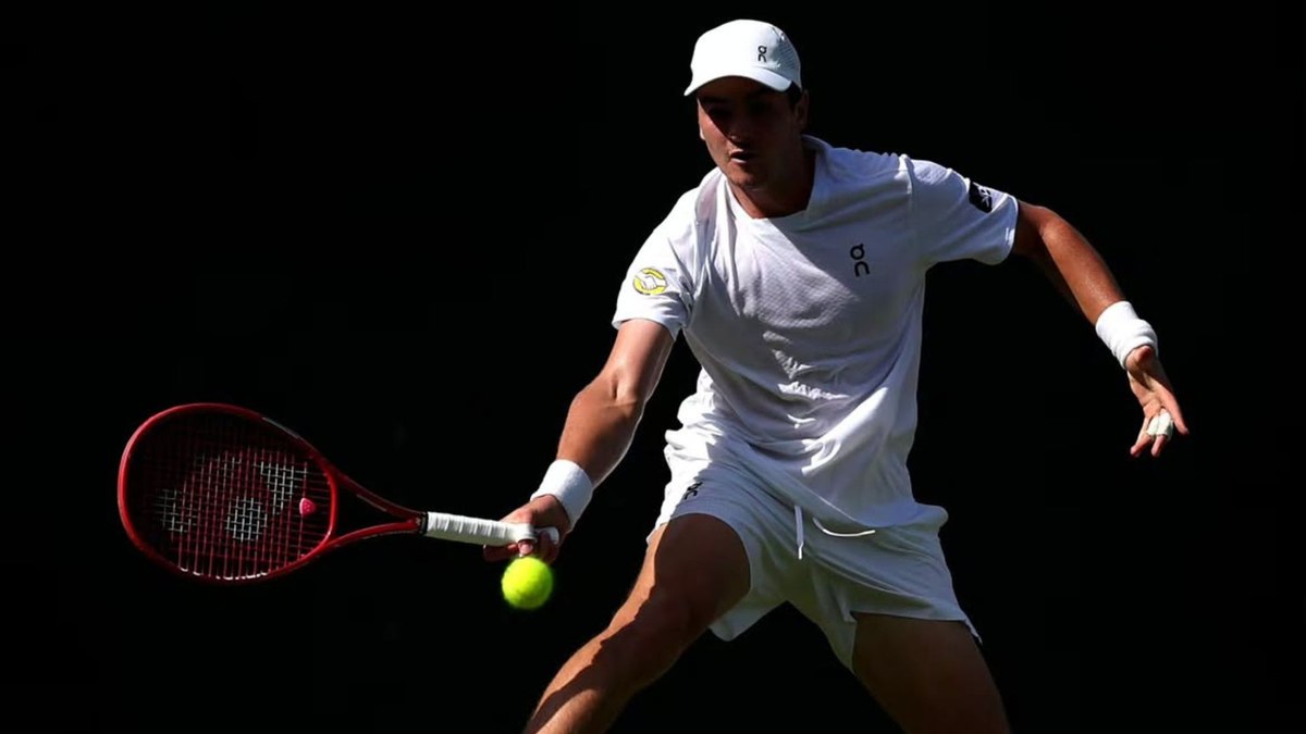 João Fonseca despacha holandês e vence a 2ª em Wimbledon