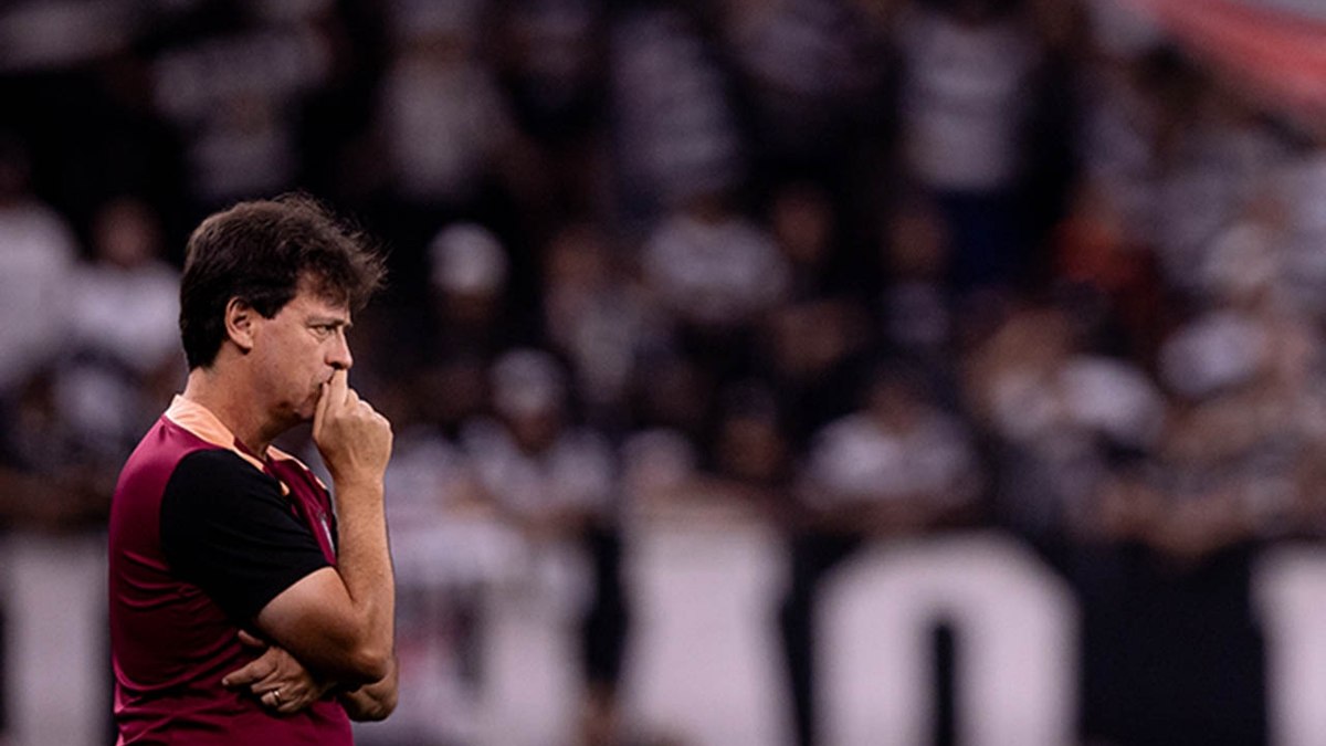 Corinthians demite Fernando Diniz após sétima derrota seguida