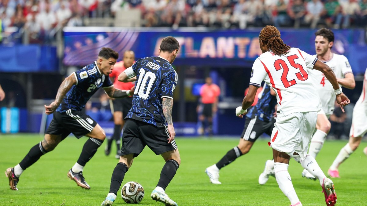 Análise: entre Maradona e Messi, o tempo passou, a história, não
