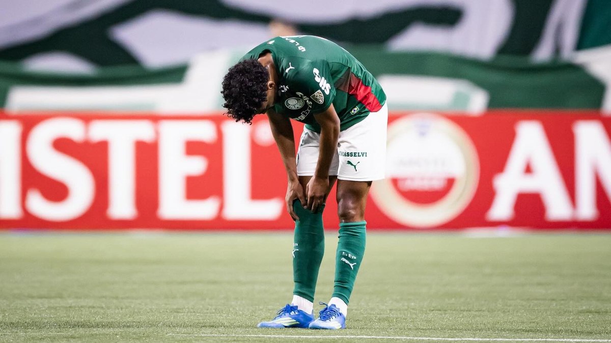 Ex-joia do Palmeiras discute com torcedor: "Me deixa em paz"