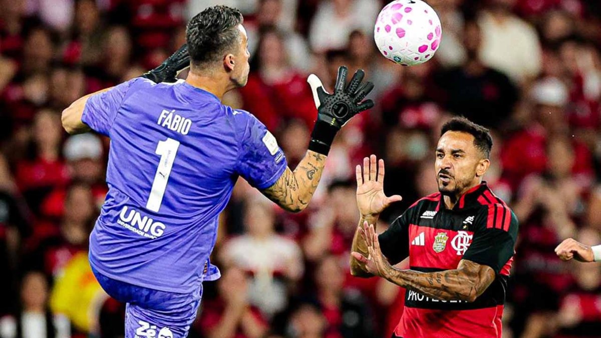 Cirurgia de Danilo, do Flamengo, é realizada com sucesso