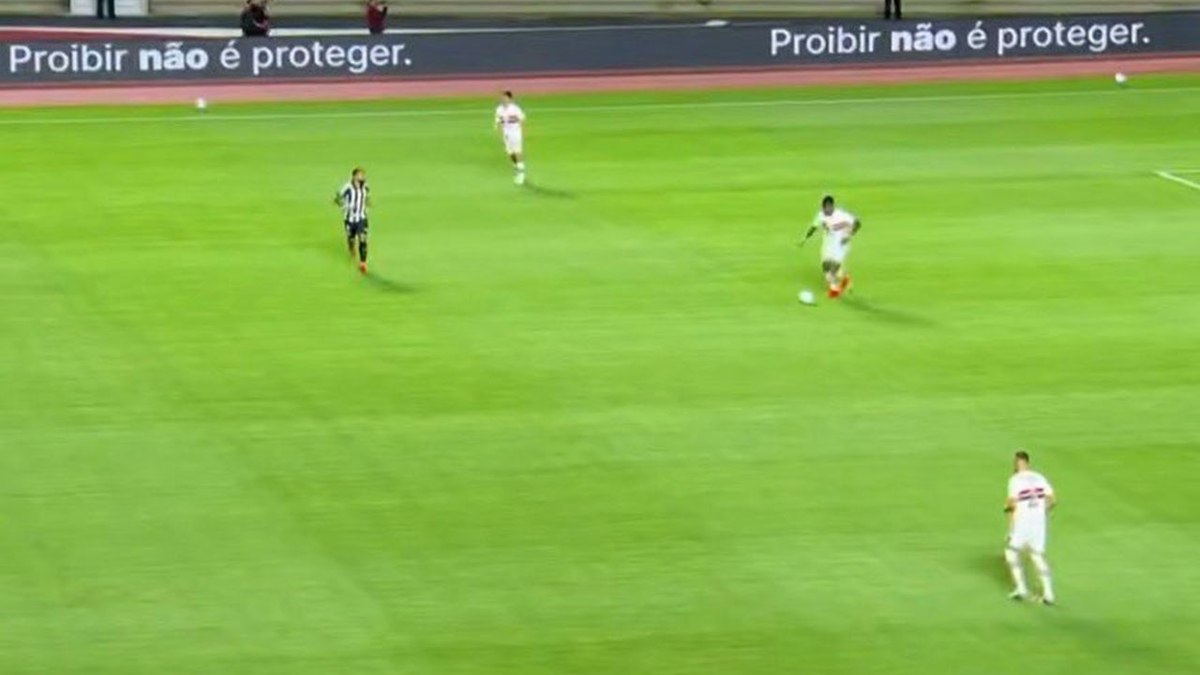 São Paulo exibe placas contra MP das Bets no MorumBIS