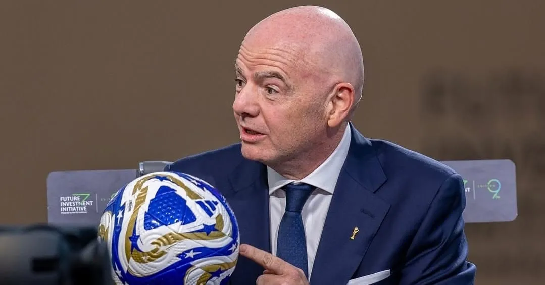 Saiba como Infantino tenta se manter no cargo de presidente da Fifa