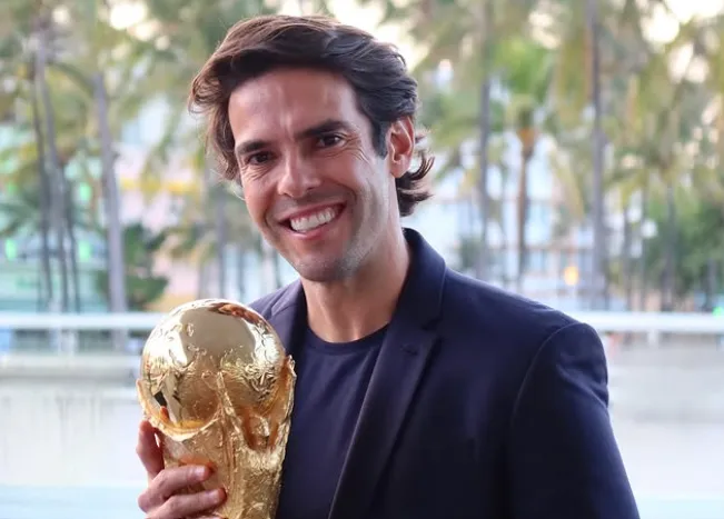 Kaká pede reformulação no futebol brasileiro e cita exemplos