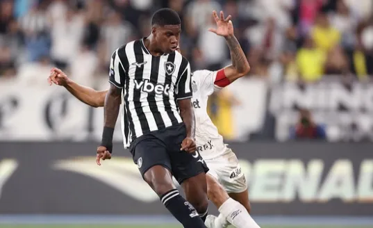 BRASILEIRÃO: Botafogo e Vitória vencem na retomada pós Copa do Mundo