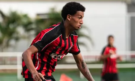 Vitória promove joia da base, que já pode enfrentar o Vasco