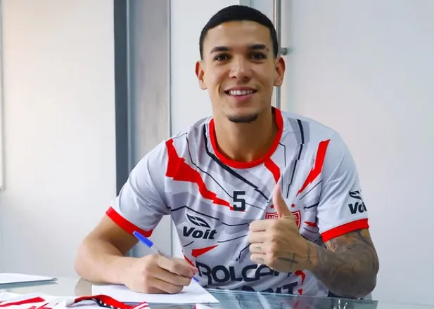 Palmeiras confirma venda de zagueiro Naves ao Necaxa