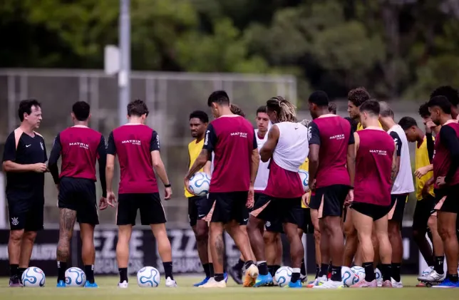 Pressionado, Diniz ganha 12 dias para arrumar o Corinthians