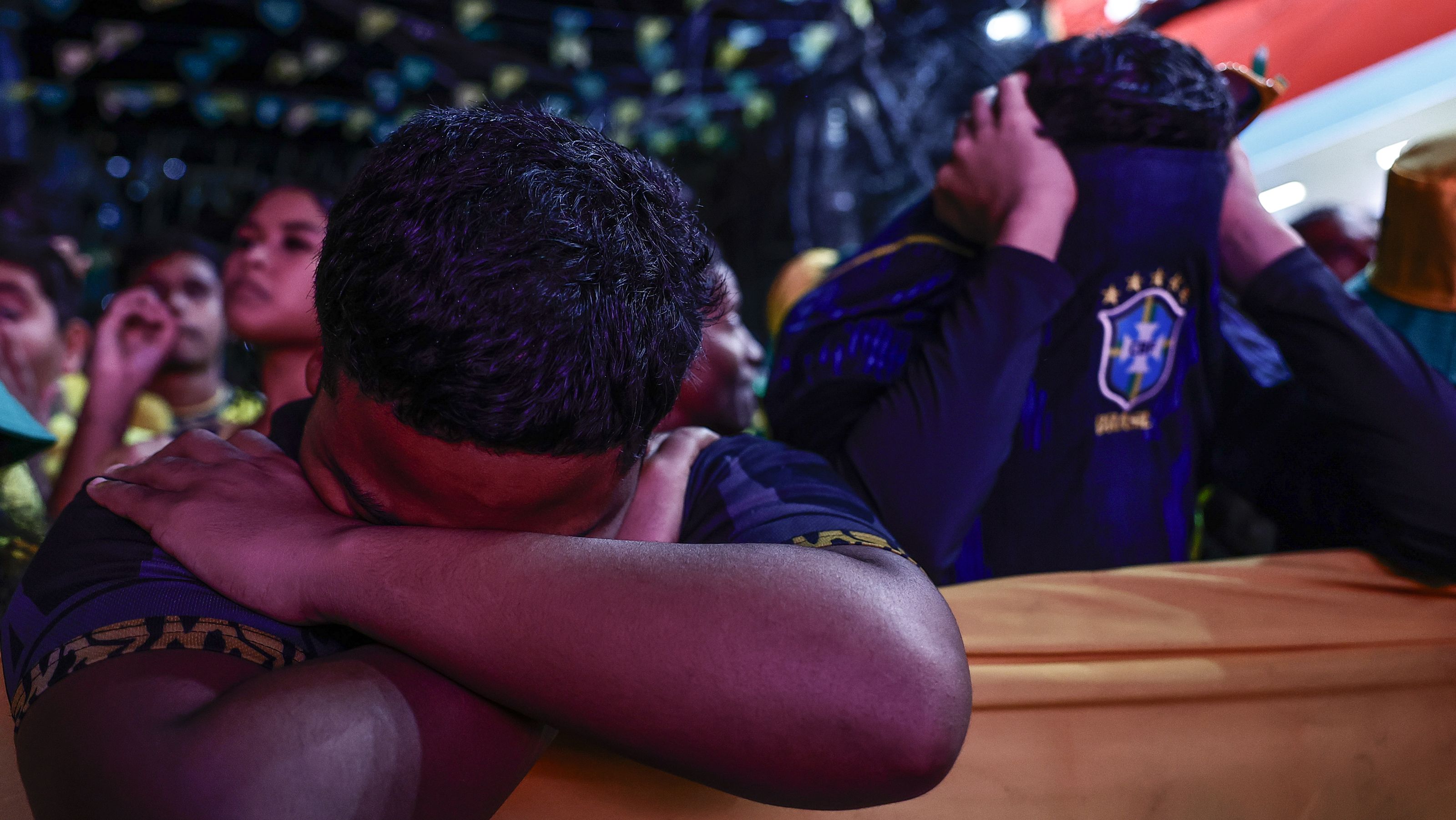 Chega de lições de moral e teses sociológicas sobre a derrota do Brasil