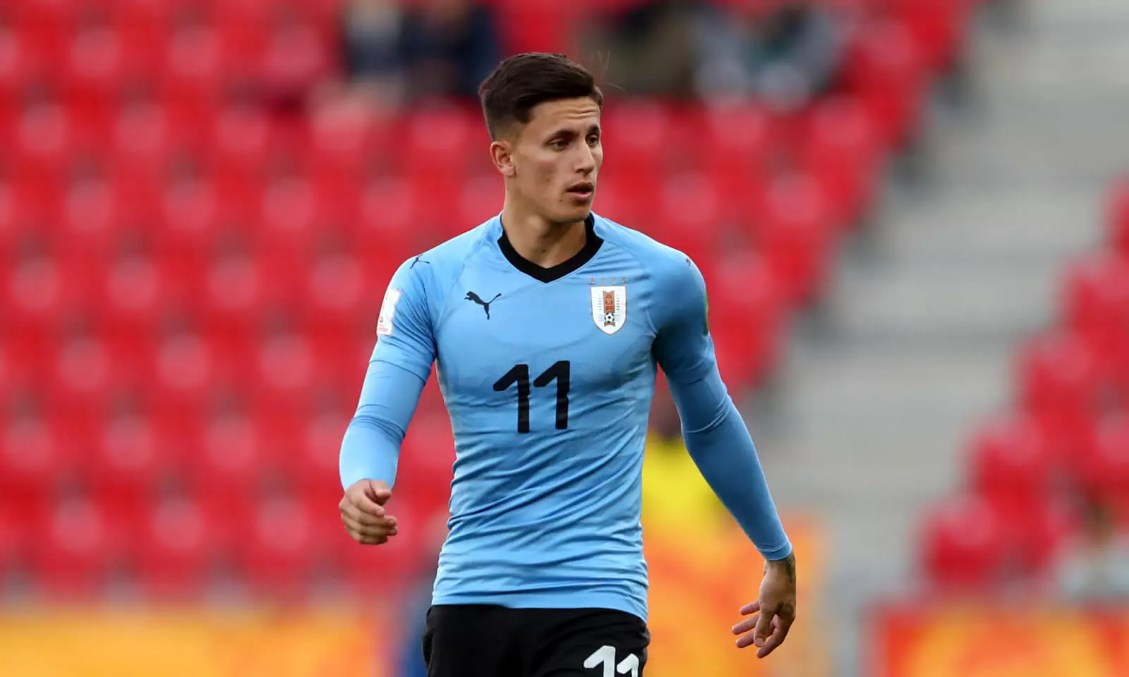 Gigante do Brasileirão eleva proposta a R$ 51 milhões para contratar atacante da seleção do Uruguai