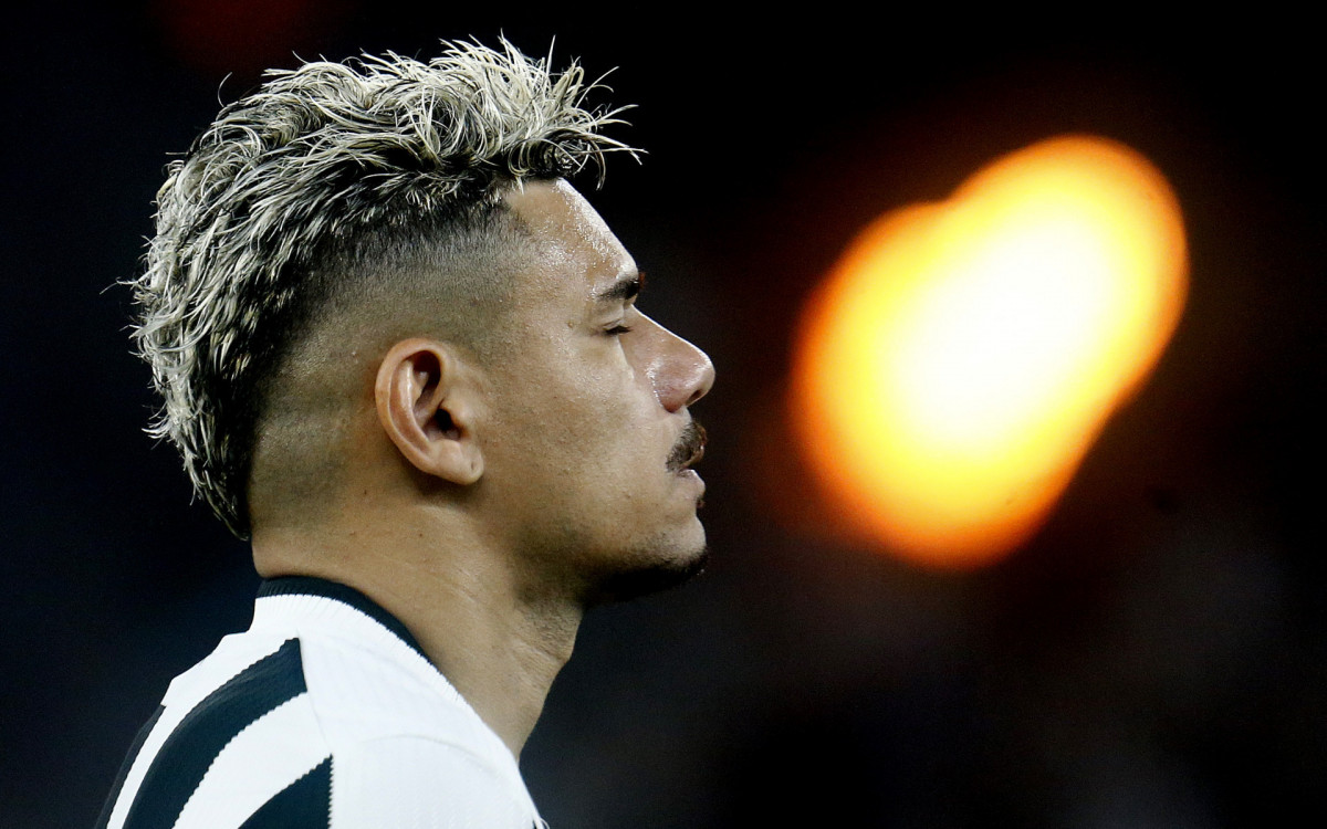 Além de Ganso, Sport negocia com ex