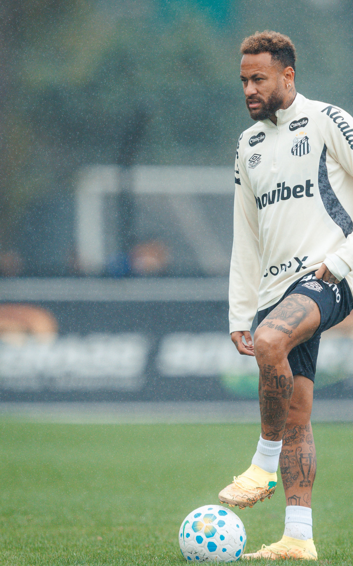 Santos confirma Neymar entre os relacionados para jogo do Brasileirão