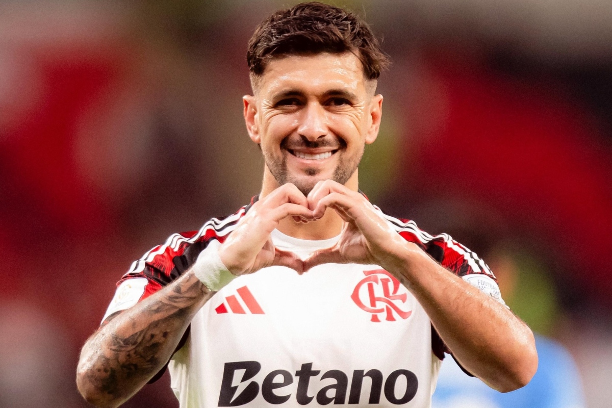 Arrascaeta será homenageado com busto pelo Flamengo