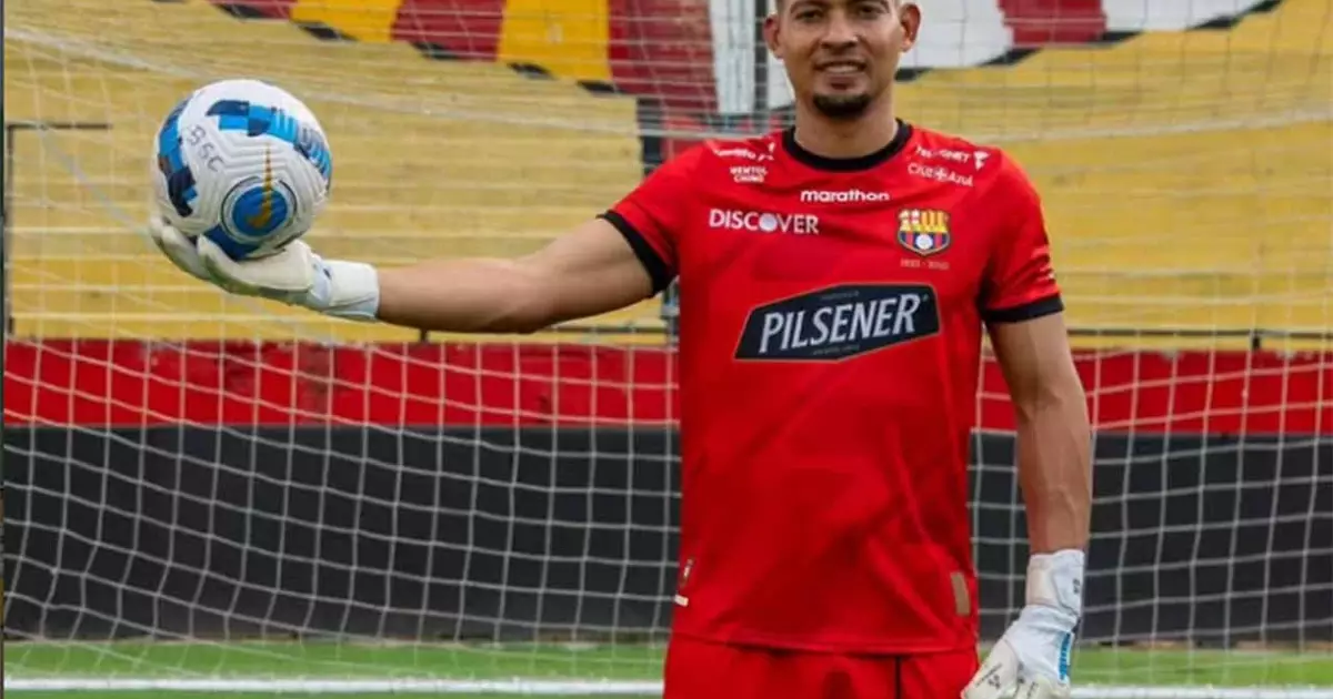 Internacional negocia contratação do goleiro José Contreras