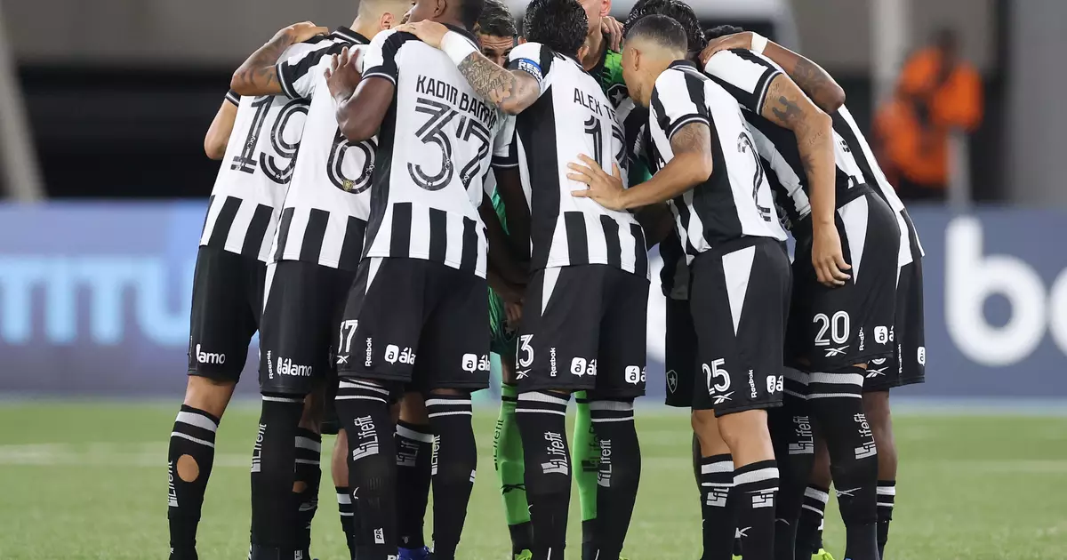 Botafogo acerta saída de jogador campeão da Libertadores de graça