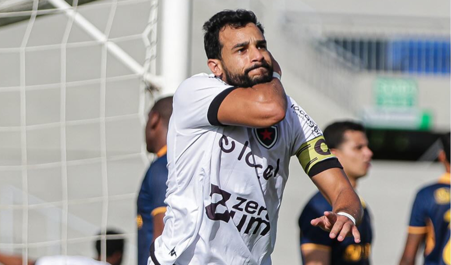 Henrique Dourado chega a um acordo e antecipa saída do Botafogo-PB