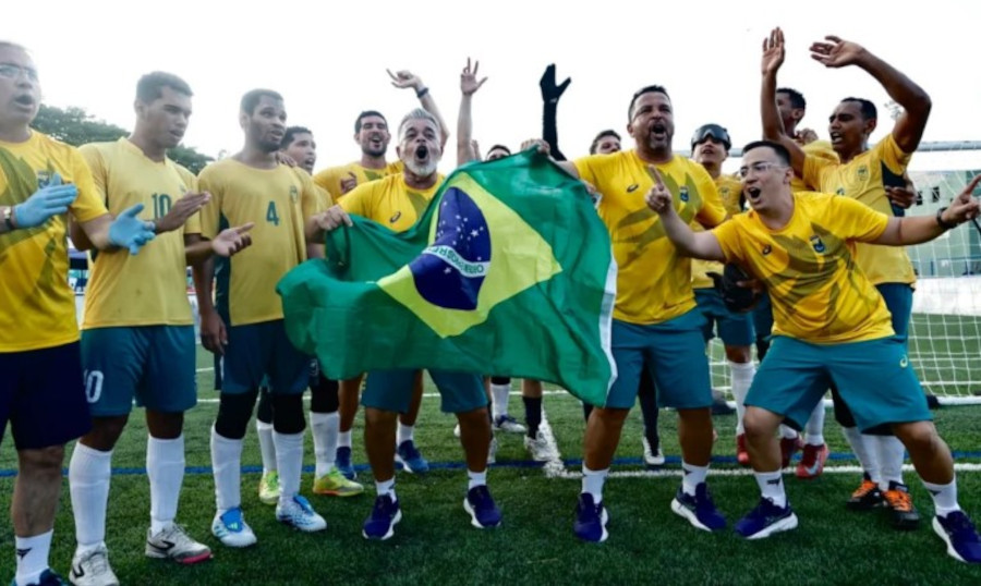 Paratletas e professor de Campina conquistam títulos no futebol de cegos