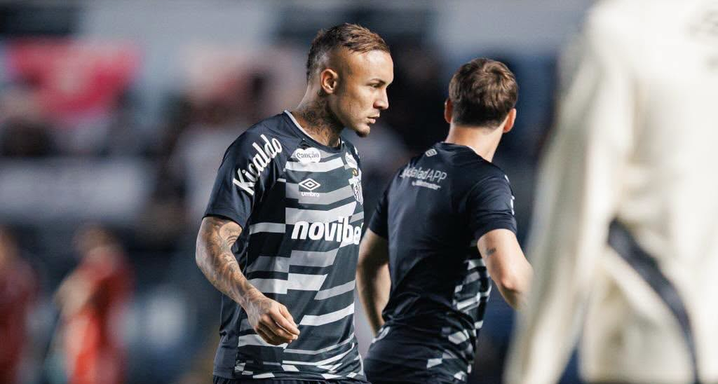 Brasileirão: Santos põe arrancada à prova em duelo contra Atlético-MG