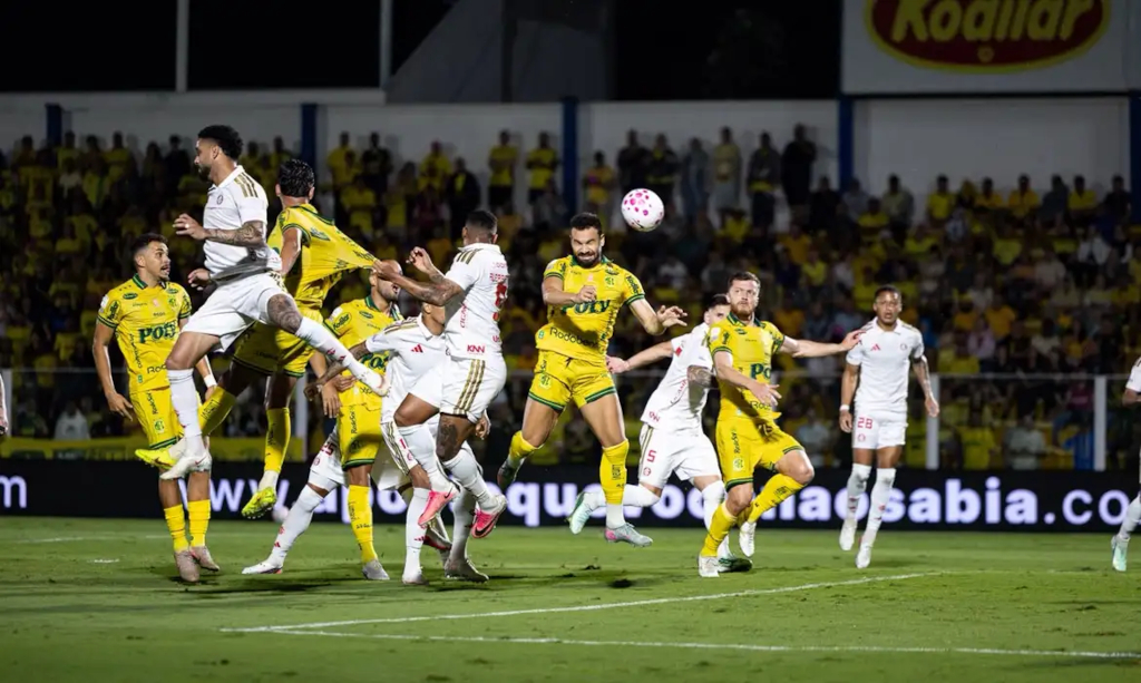 Na rodada de abertura, Mirassol vence e complica Internacional no Brasileirão