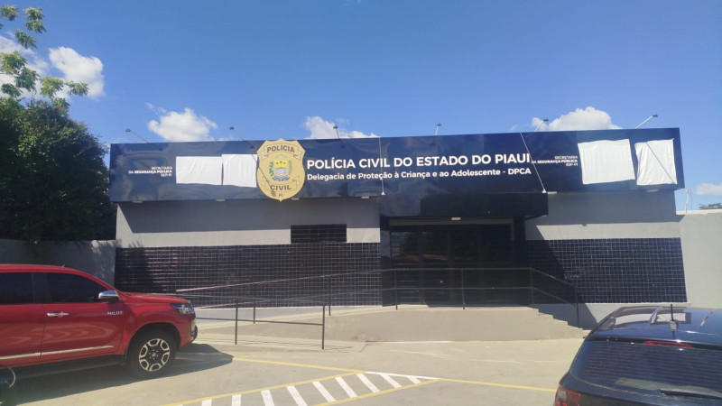 Professor de escola de futebol é preso por abusar de adolescente de 14 anos em Teresina
