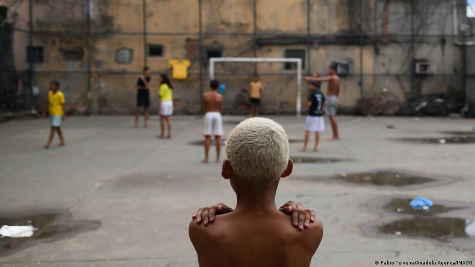 Fim da várzea? Como a formação mudou o futebol brasileiro