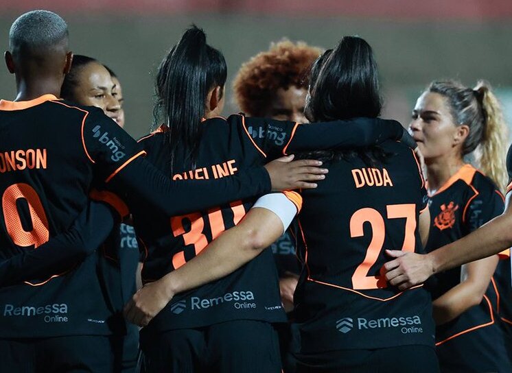 veja prováveis escalações e onde assistir ao duelo pelo Brasileirão Feminino