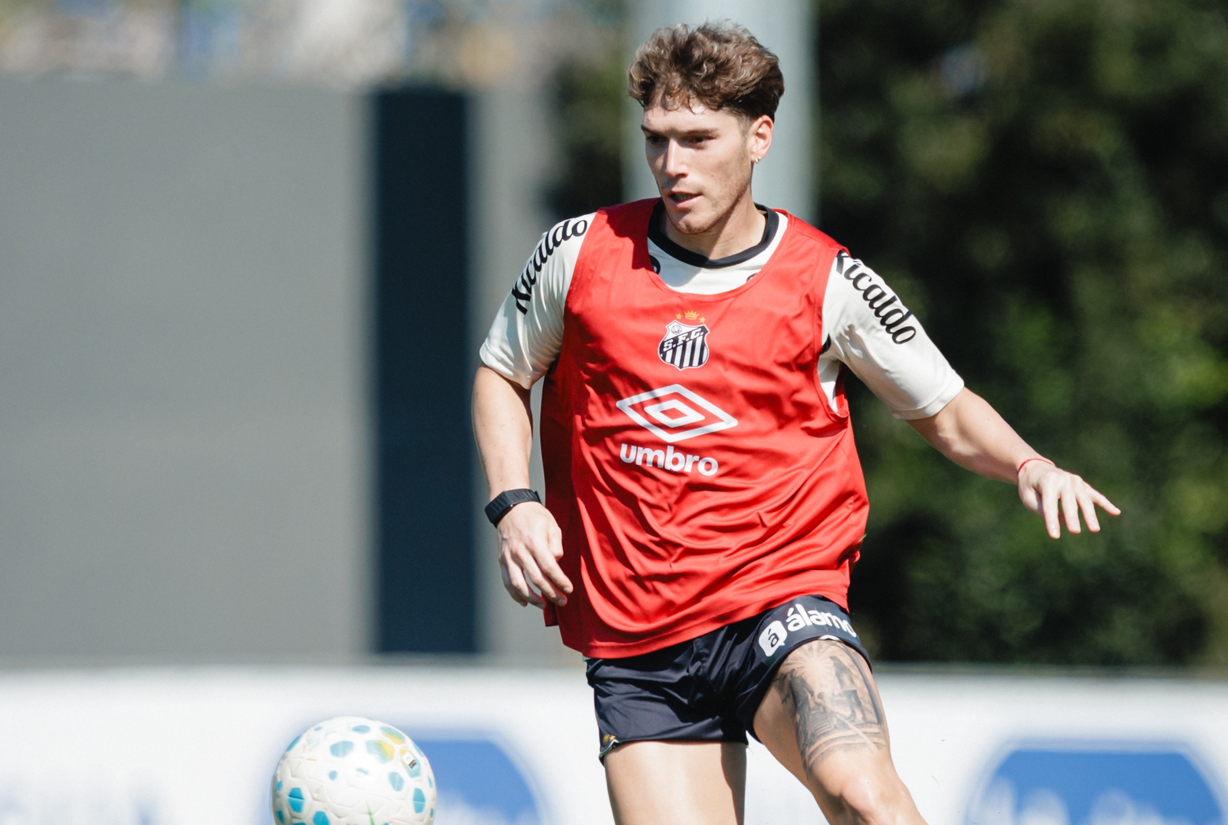 Sem Neymar, Santos divulga relacionados para pegar Athletico-PR