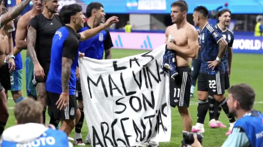 Malvinas repudiam faixa da Argentina e pedem punição à Fifa