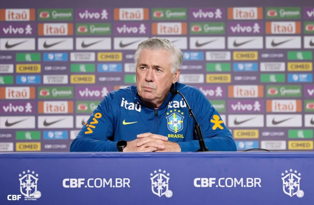 Carlo Ancelotti recebeu convite para deixar o Brasil e ir treinar outra seleção