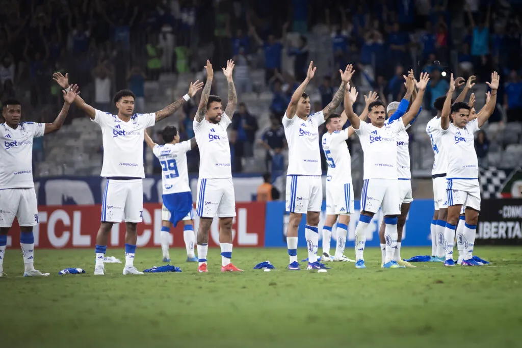 Torcida do Cruzeiro recebe comunicado inesperado sobre saída de atacante para o Palmeiras