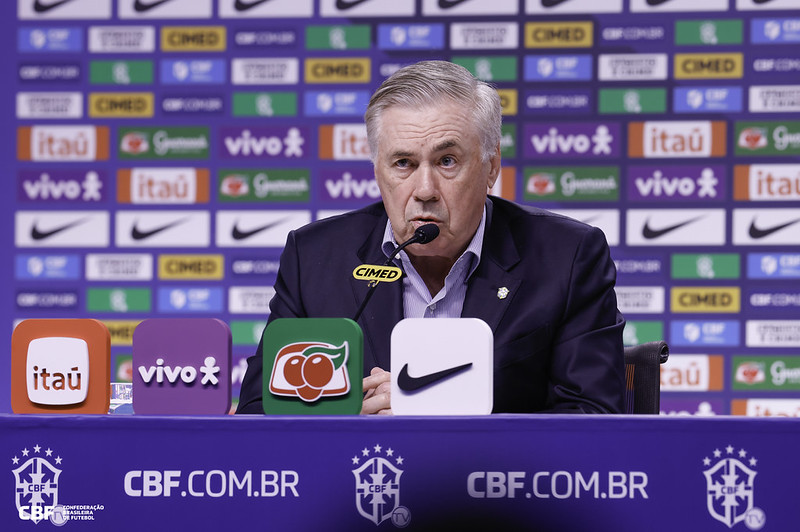 Ancelotti é cotado para dirigir a Itália e foi procurado antes de Guardiola, revela Maldini