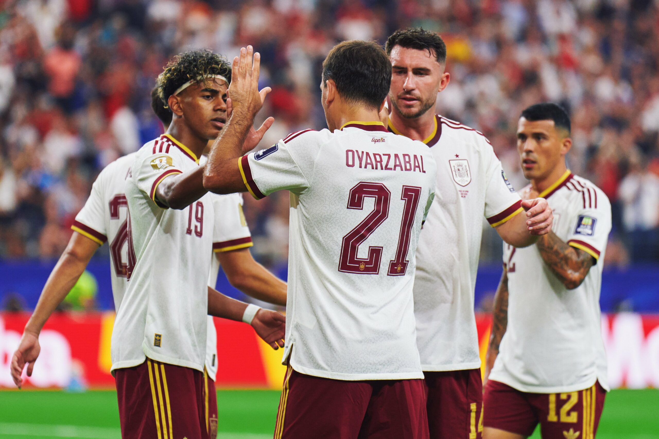 Espanha pode unificar títulos no futebol